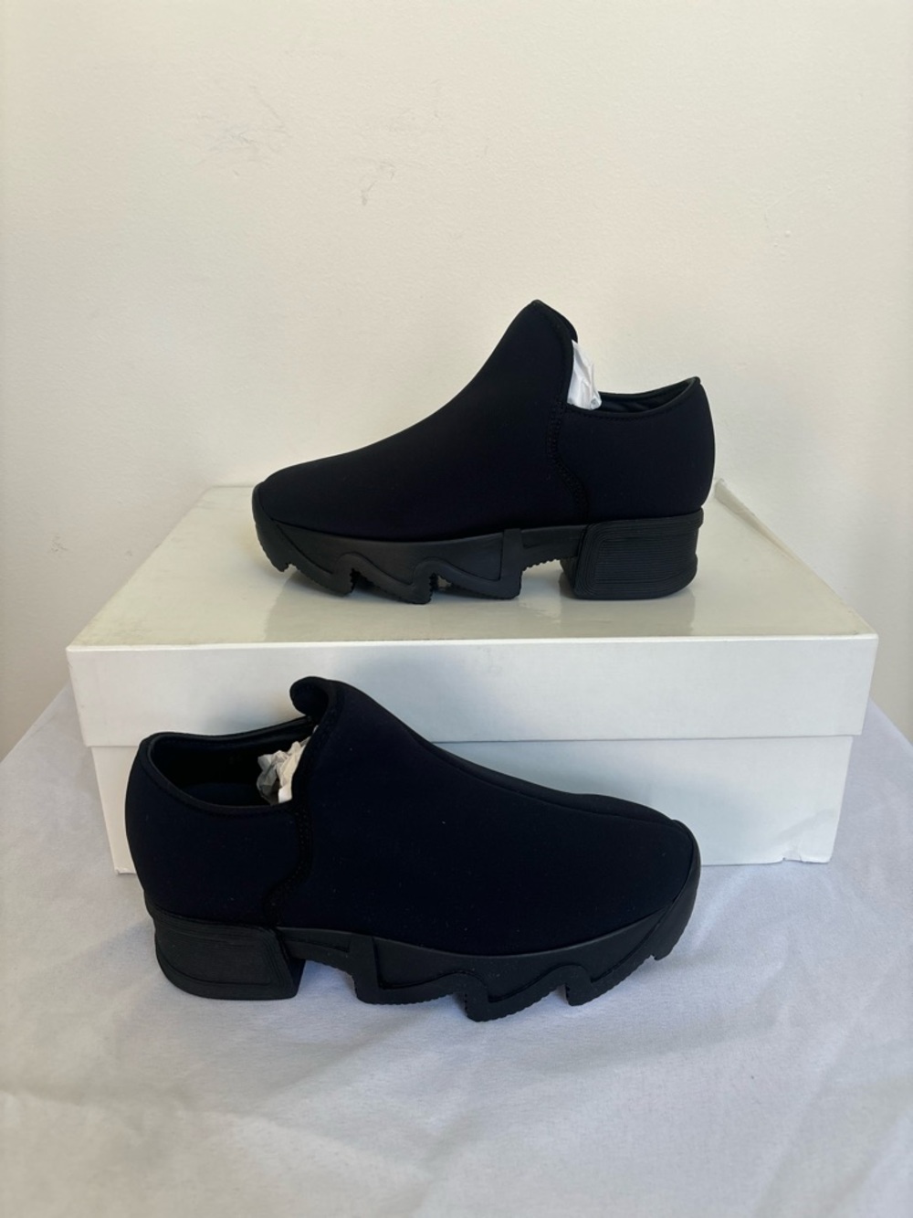 iRi WES Sneaker Black Neoprene Strech Low Top Platform Wavy Sole Eu35 Womens sz5